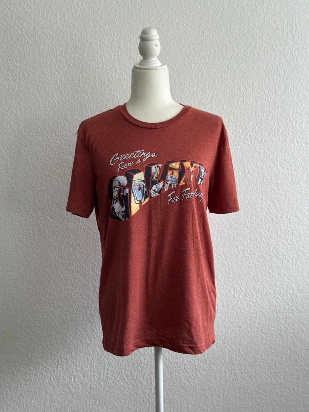 Star Wars Galaxy Graphic Tee Small Red Vintage Style Disney Lucasfilm Shirt - Picture 3 of 6